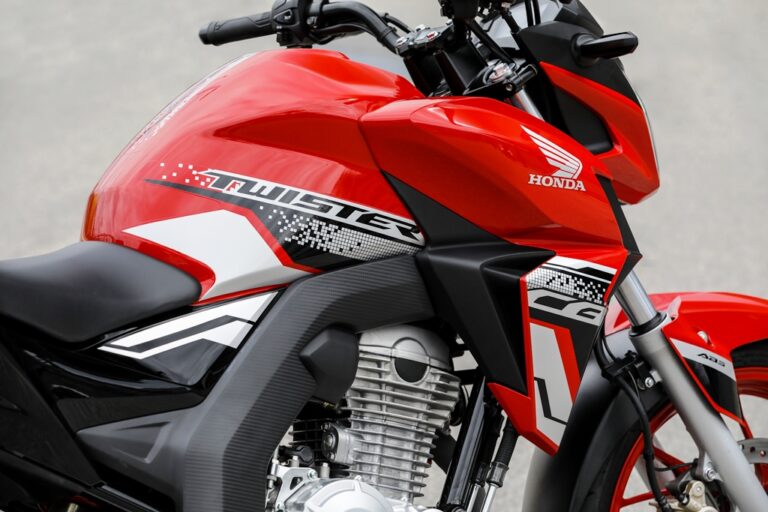 Moto Honda Cb F Twister Traz Cores E Grafismos In Ditos Na Linha